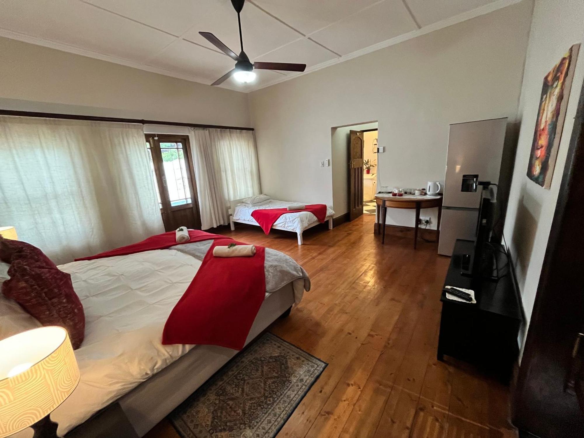 Toni'S Cottage Graaff Reinet Bagian luar foto